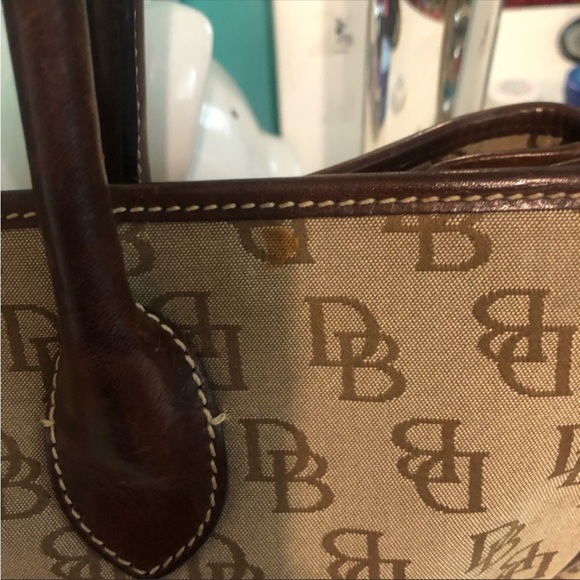 Dooney and Bourke signature logo shoulder bag - Picture 7 of 8